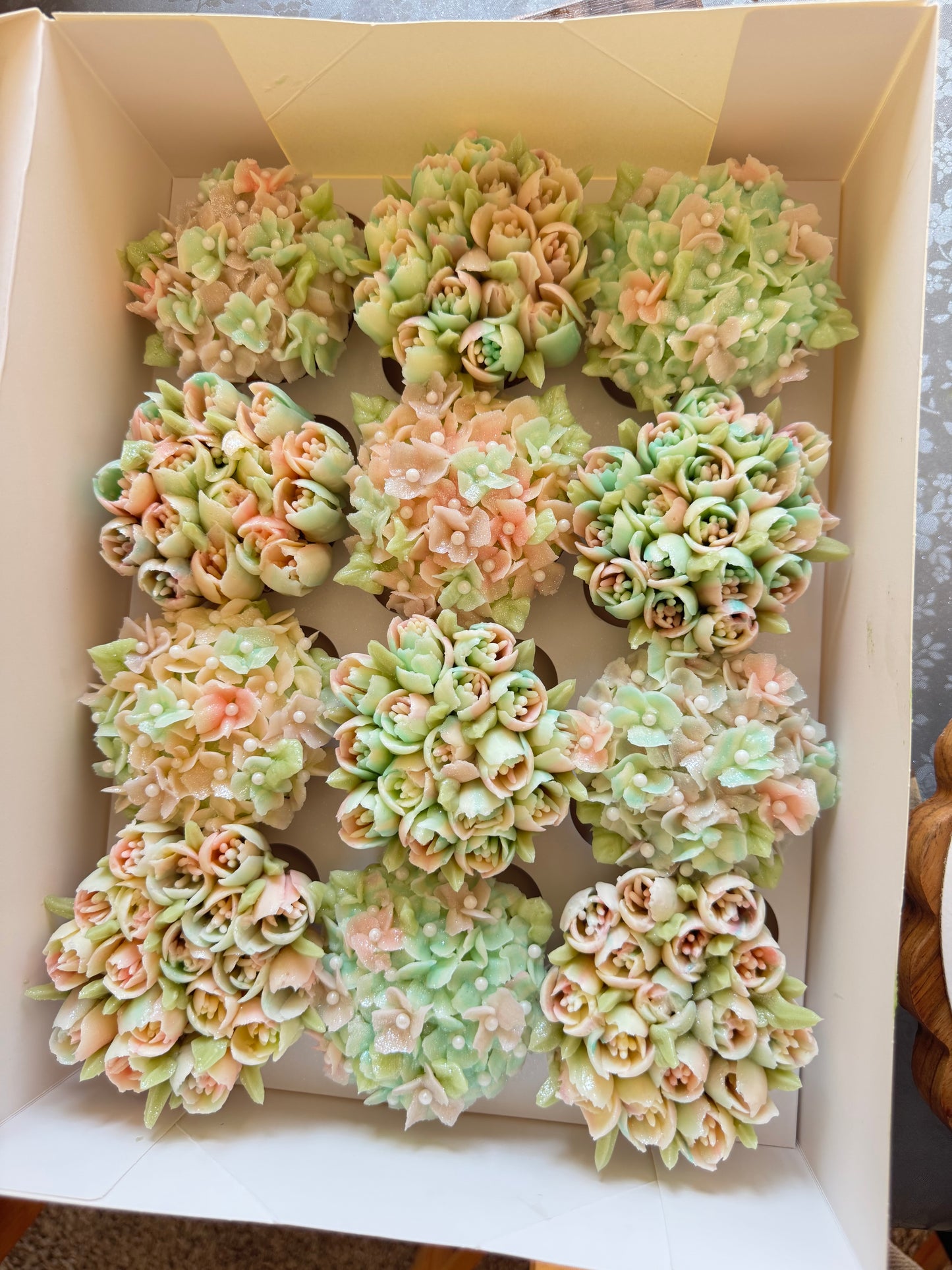 Cupcakes Florals Box of 12
