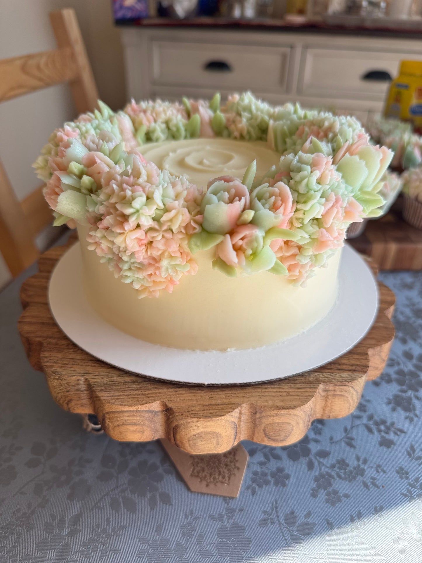 Floral cakelette