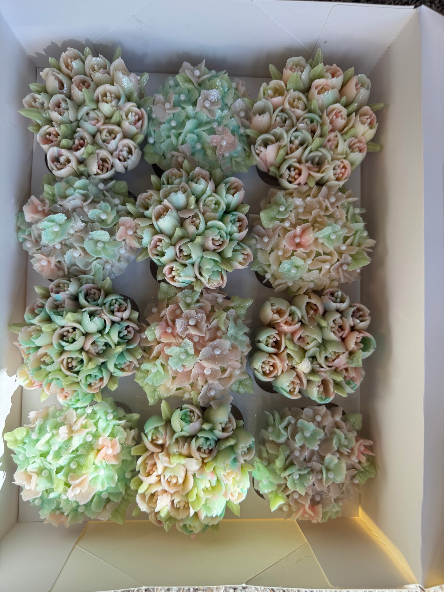 Cupcakes Florals Box of 12